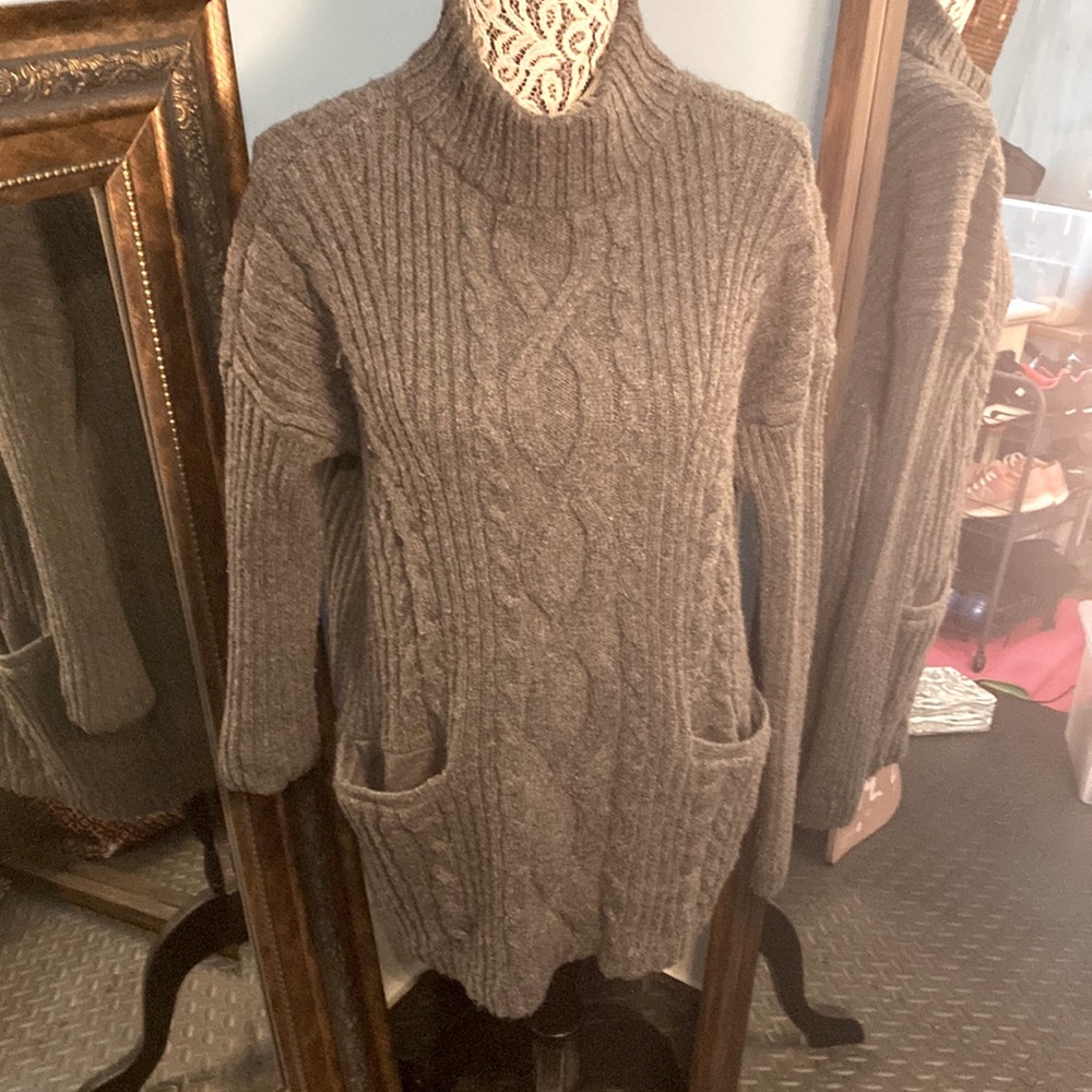 ABERCROMIE Size L. Grey long sweater. EUC. No spots or stains. 27”from shoulder